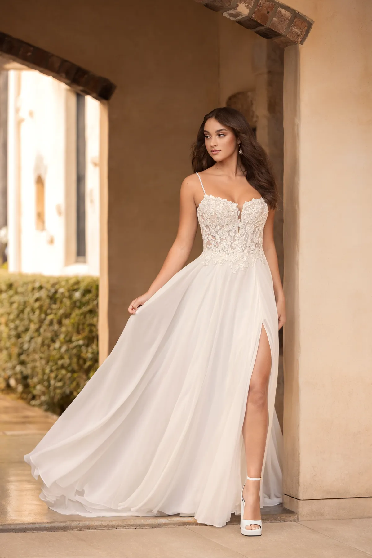 CAITLIN — front view